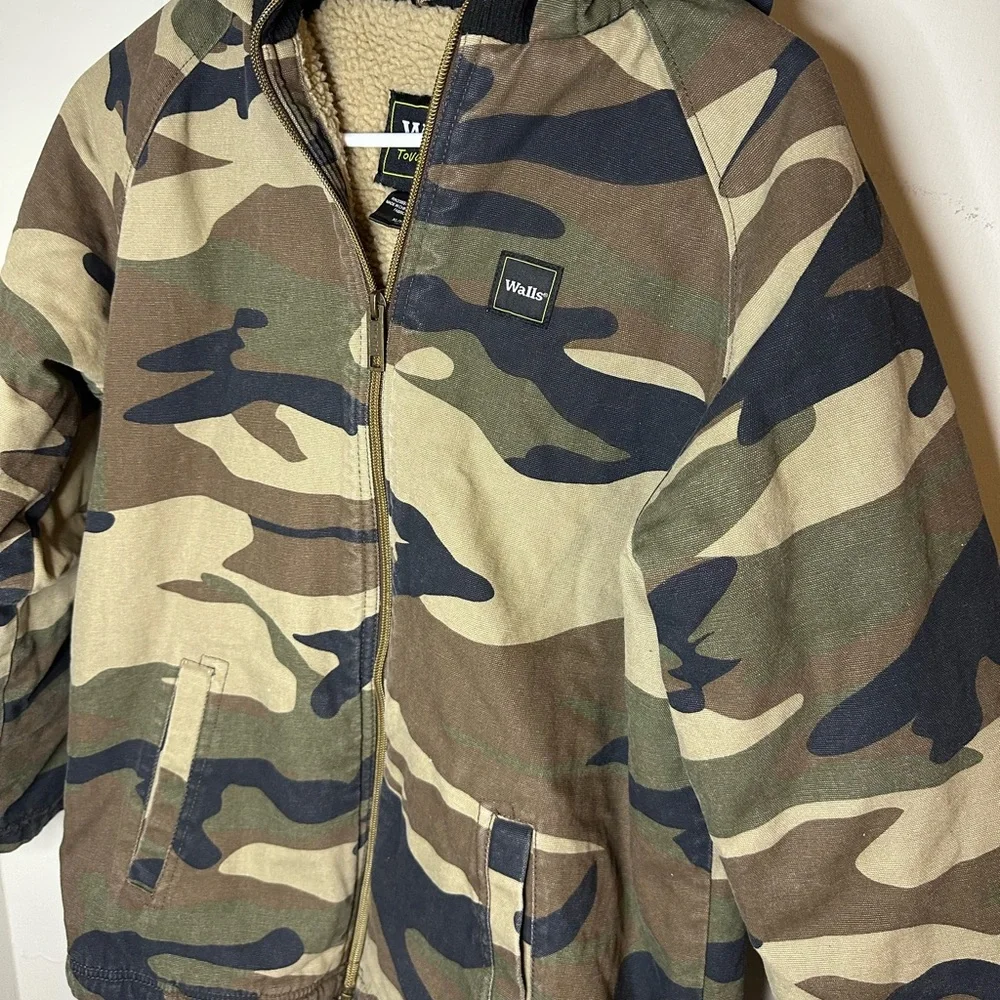 Walls Tough Wear Camo Jacket Boys size 16-18